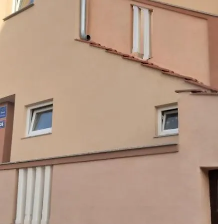 Damant Apartment