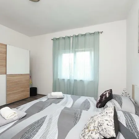 Damant Apartment