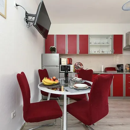 Apartament Damant *